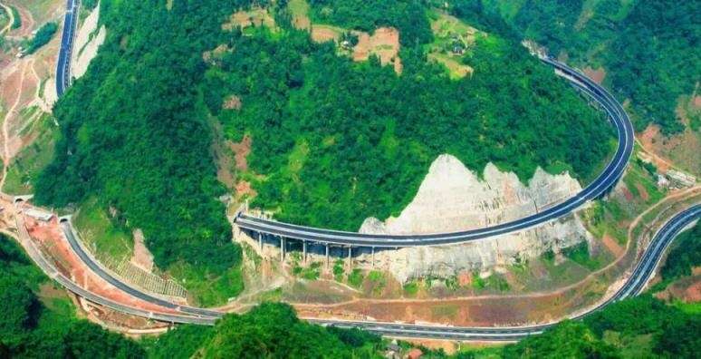 這條云南最美公路，適合自駕，現(xiàn)在還免費(fèi)